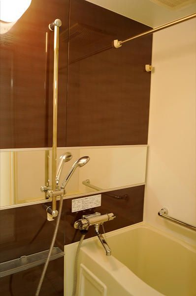 ル・リオン東向島の浴室