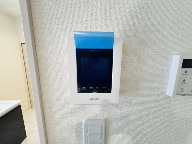 松戸市栄町８丁目新築戸建【旭町小学校：5分】のセキュリティ|来客時も安心のTVモニター付きインターフォン