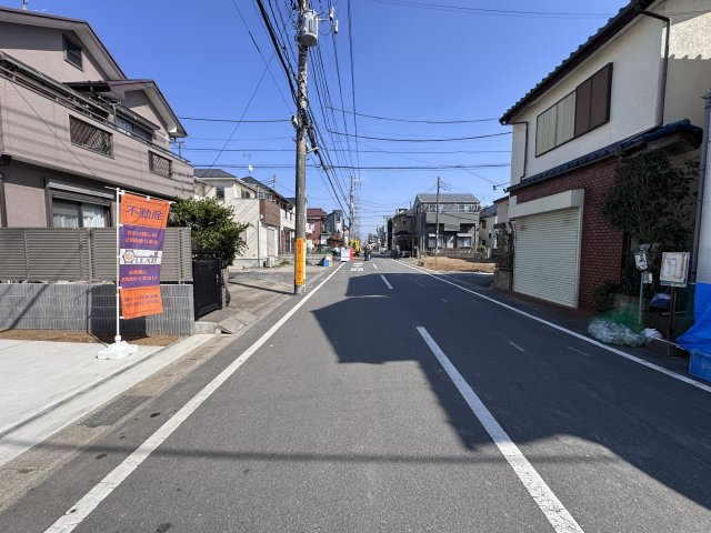 松戸市栄町８丁目新築戸建【旭町小学校：5分】の前面道路含む現地写真|南側前面道路・幅員約7.6ｍ