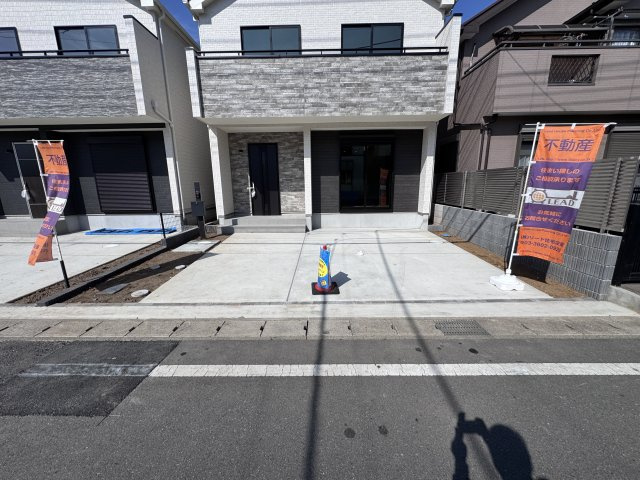 松戸市栄町８丁目新築戸建【旭町小学校：5分】の駐車場|2-D号棟駐車スペース・並列2台駐車可
