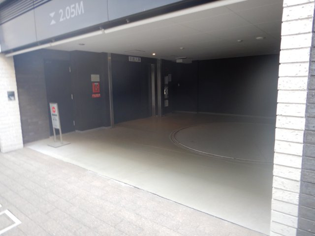 クレヴィア東京八丁堀新川ザ・レジデンスの駐車場