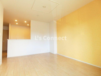 【居間・リビング】 | エクセレントⅠ | アクセントクロス仕様のＬＤＫ。