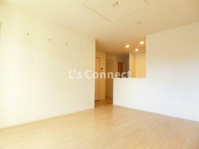 【内装】 | エクセレントⅠ | １３帖のＬＤＫ。