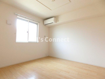 【その他】 | エクセレントⅠ | 洋室にもエアコン付きです。