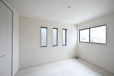 【洋室】 | 太田第14下田島町 一建設 6号棟 | 2面採光の明るい洋室は子供部屋にもピッタリです♪