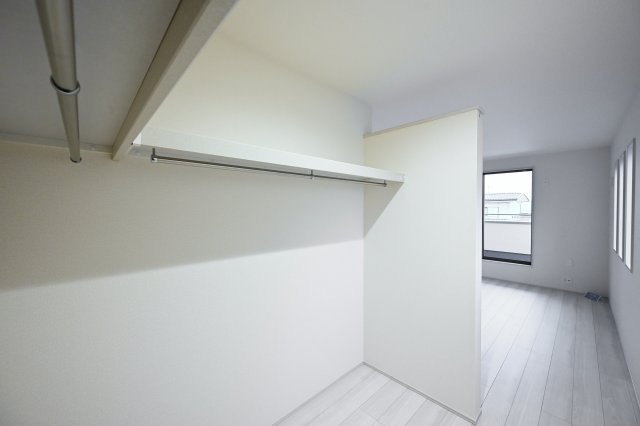 【収納】 | 太田第14下田島町 一建設 6号棟 | 寝室にはウォークインクローゼットがついておりおしゃれなご家族もうれしい空間です♪