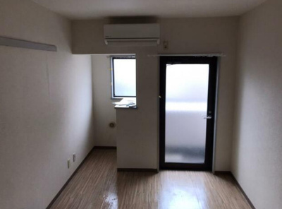 【内装】 | ハイタウン目黒第二 | リビングを別角度から