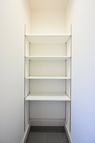 【収納】 | 館林第1広内町　リーブルガーデン | 稼働棚付きのシューズインクローク♪