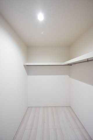 【収納】 | 太田第14下田島町 リーブルガーデン | 憧れのウォークインクローゼットでお洋服もたっぷり収納！