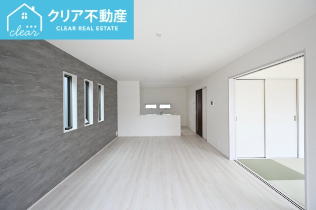 【居間・リビング】 | 太田第14下田島町 リーブルガーデン | 家族揃っての食事が楽しくなる広々としたダイニング♪