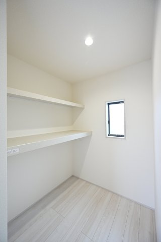 【収納】 | 太田第14下田島町 リーブルガーデン | 憧れのウォークインクローゼットでお洋服もたっぷり収納！