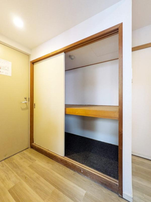 【玄関】 | THE VALUE SHARED HOTEL TAKENOTSUKA | 玄関