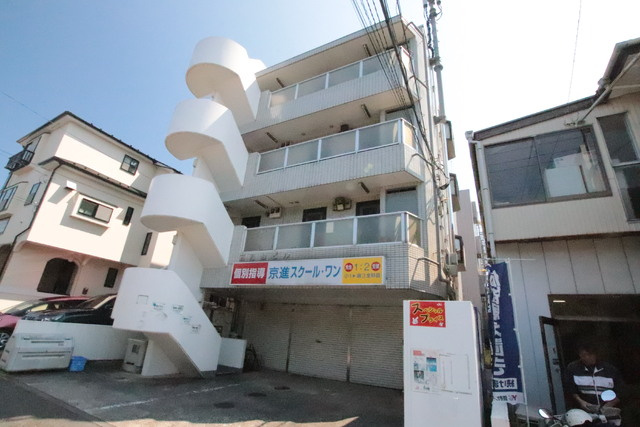 建物入口