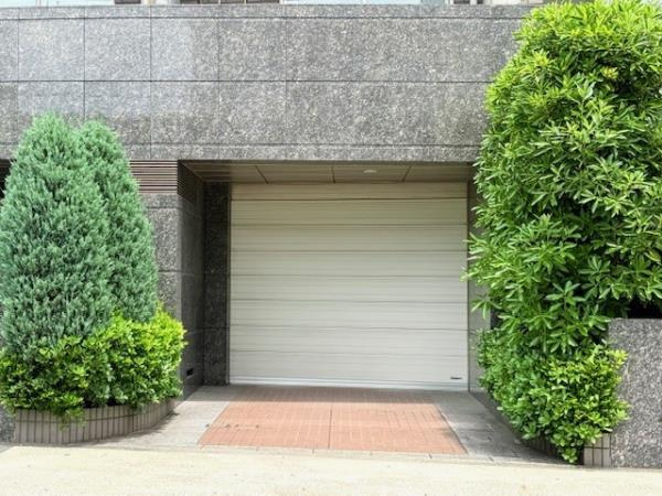 カナルグランデの駐車場