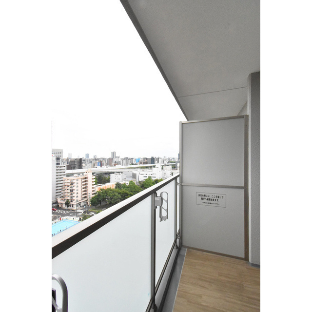 エスリード栄イーストスクエアのバルコニー