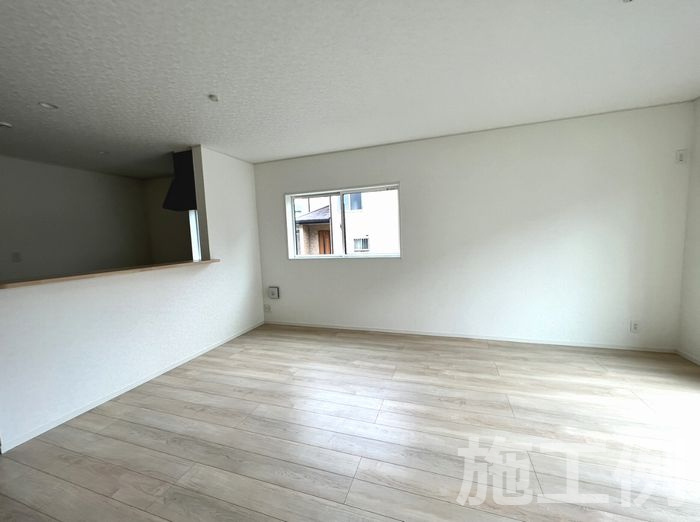 小田原市堀之内新築戸建て　第8-1号棟の居間・リビング|使いやすい居間です