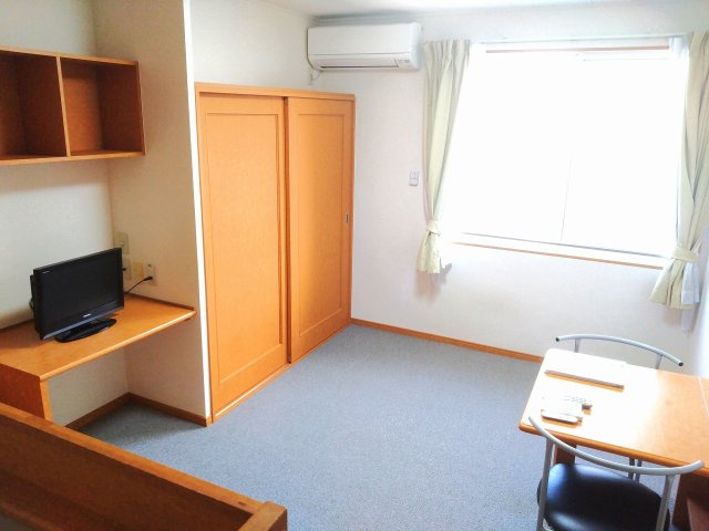 レオパレスセレッソの居間・リビング
