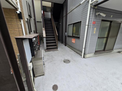 【エントランス】 | シークレットプラザ東六郷 | エントランス