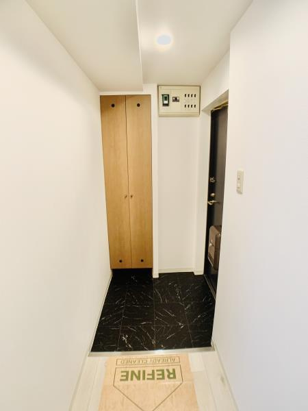 ＹＳビルの玄関