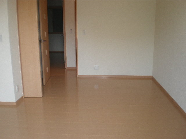 アドゥニスハイツＣの居間・リビング