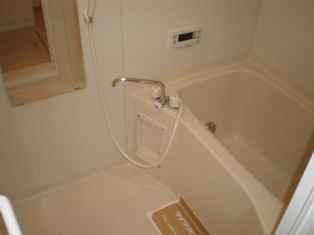 アドゥニスハイツＣの居間・リビング