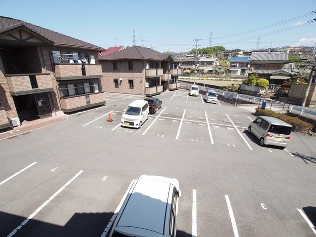 ヒールクリークＭイーストの駐車場