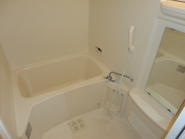 クリスタルビュー1の浴室