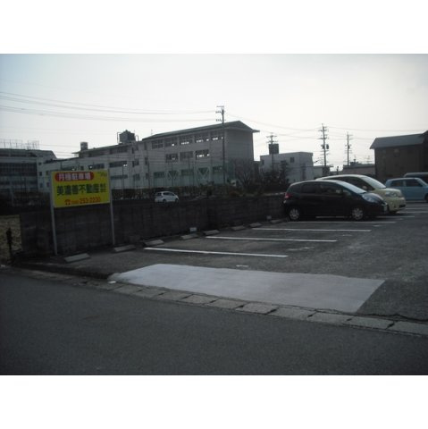 岐阜市薬師町の駐車場の外観