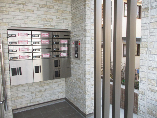 ブランドールαのエントランス