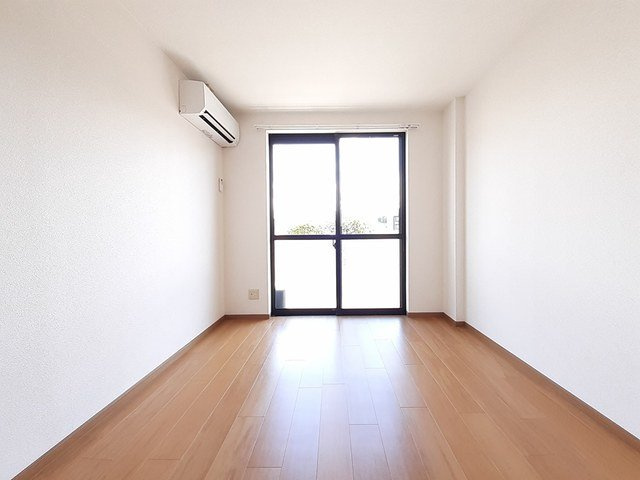 カーサ・グローリーの内装|明るい室内です