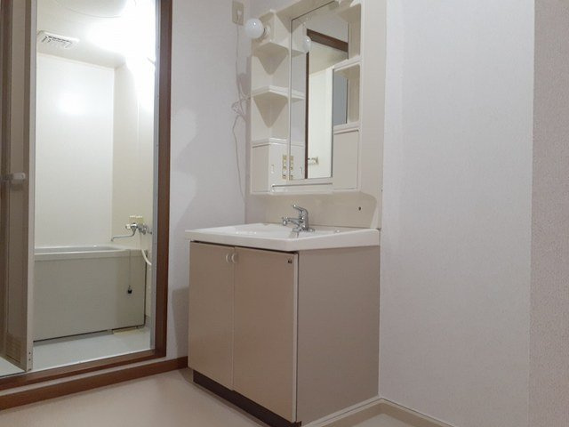 カーサ・グローリーの洗面所|コンパクトで使いやすい洗面所