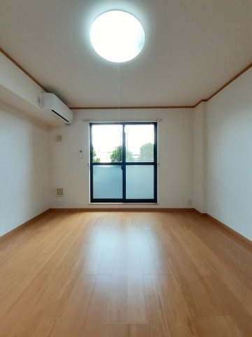 アロマ・フォーレⅢの内装|中はこのようになっています