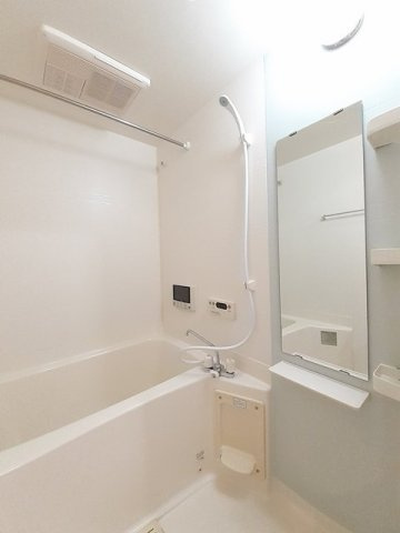 アロマ・フォーレⅢの浴室|日々の疲れを癒すお風呂付です