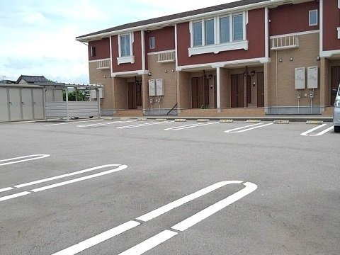 リバーサイドエイムの駐車場|駐車場完備です