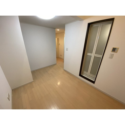 【居間・リビング】 | グッドウィル三枚町B棟 | おしゃれな居間です