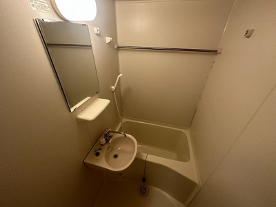 【浴室】 | レオパレスヒルサイドハイツ菅田 | コンパクトで使いやすいお風呂です