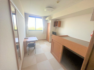 【居間・リビング】 | レオパレスヒルサイドハイツ菅田 | 「同タイプの部屋の写真です」「現況優先」