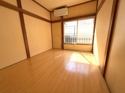 【居間・リビング】 | ハイツ宮森Ⅰ | こちらの居間で趣味の時間をお楽しみください