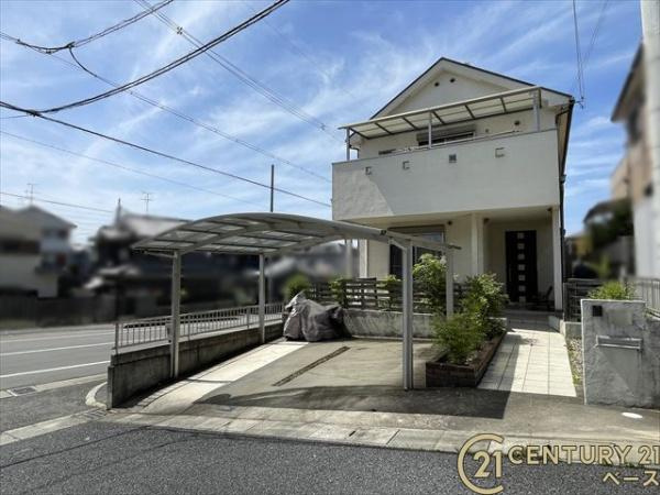 北葛城郡上牧町ゆりが丘１丁目の中古一戸建の前面道路含む現地写真|■現地撮影写真■ 整備された歩道もあり、閑静で綺麗な住宅地です。