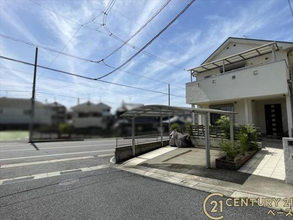 北葛城郡上牧町ゆりが丘１丁目の中古一戸建の前面道路含む現地写真|■現地撮影写真■ 所有者居住中ですが、建物室内もご内覧可能です。お気軽にお問い合わせください。