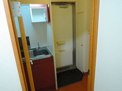 レオパレスオズメゾンの玄関