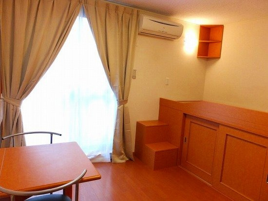 レオパレスオズメゾンの寝室