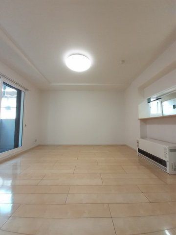 チセコロカムイの居間・リビング