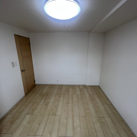 チセコロカムイの内装