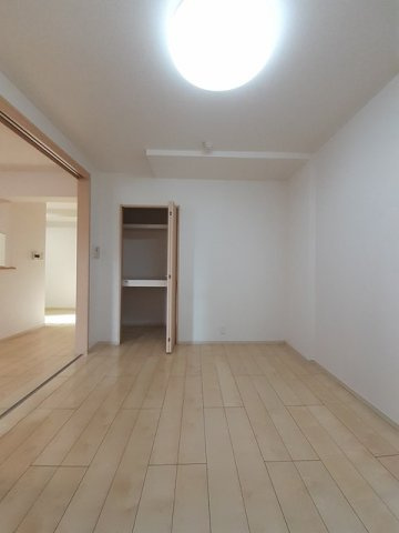 チセコロカムイの内装