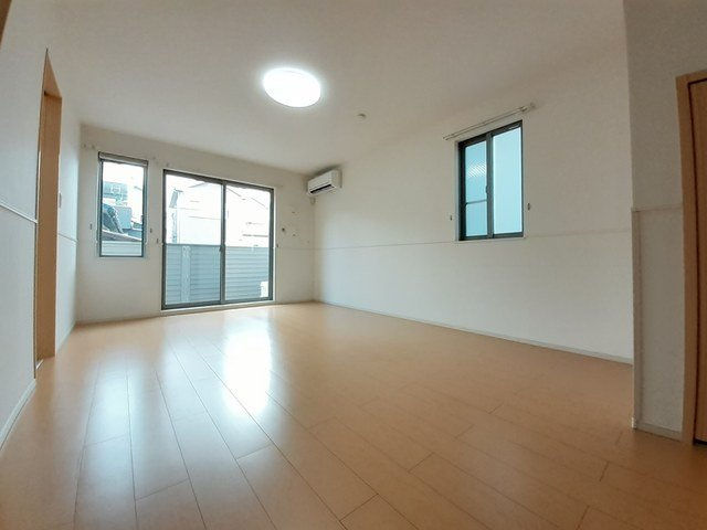 ローズコートの居間・リビング