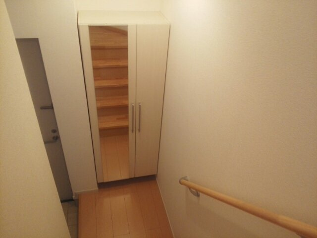 モデッサ　クスミールの玄関