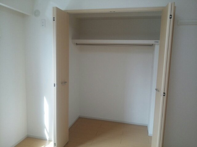 モデッサ　クスミールの収納