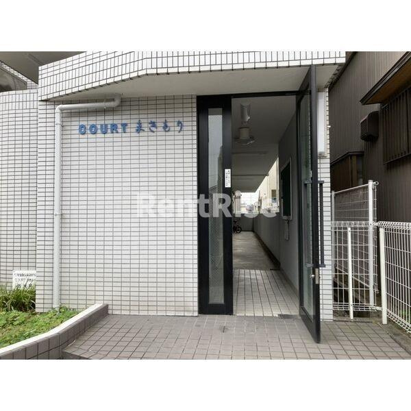 コートまきもりのエントランス