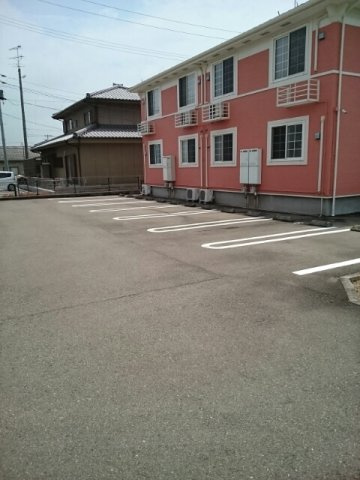 アクア　イーストＢの駐車場